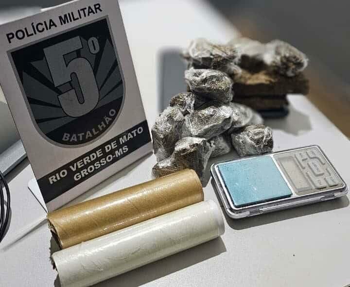 Imagem de compartilhamento para o artigo Após denúncia, jovem é preso e ponto de drogas é fechado pela Polícia Militar em Rio Verde de Mato Grosso da MS Todo dia